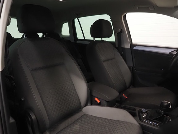 Volkswagen Tiguan 9 of 27