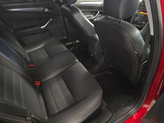 Ford Mondeo 22 of 28