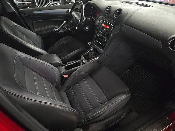 Ford Mondeo 14 of 28
