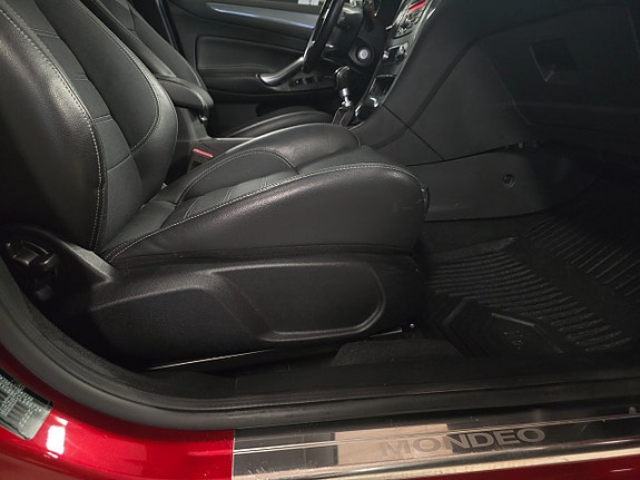 Ford Mondeo 15 of 28