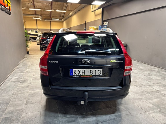 Kia Ceed 3 of 12