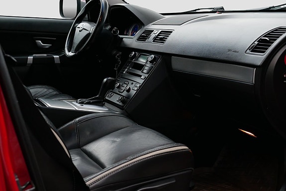 Volvo XC90 11 of 23