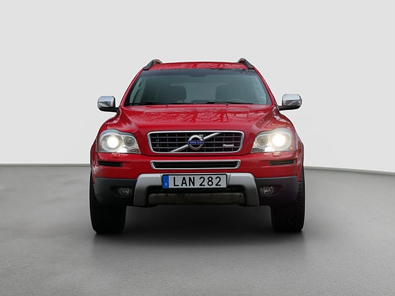 Volvo XC90 3 of 23