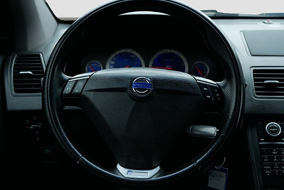 Volvo XC90 18 of 23