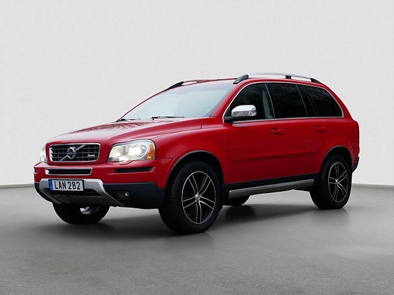Volvo XC90 2 of 23