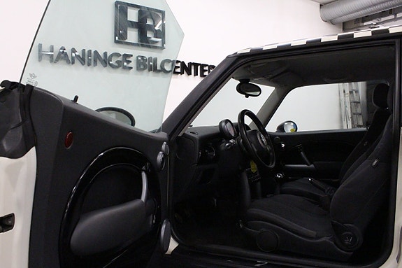 MINI One 9 of 17
