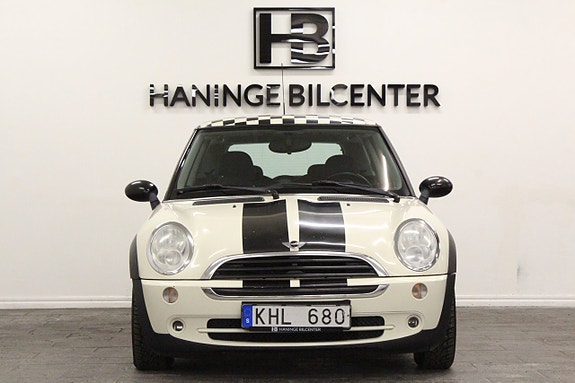 MINI One 2 of 17