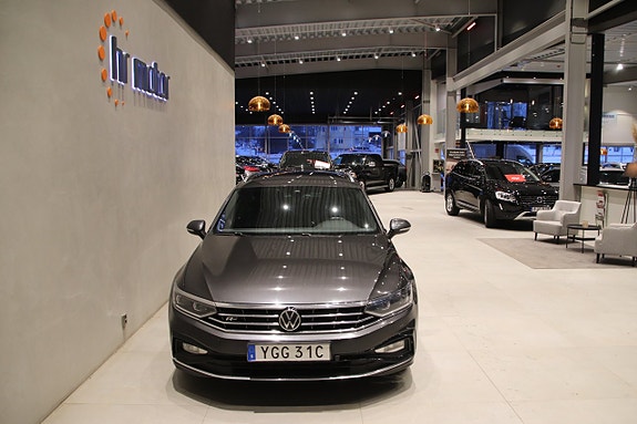 Volkswagen Passat 2 of 5