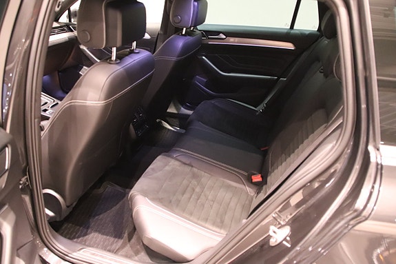 Volkswagen Passat 8 of 16