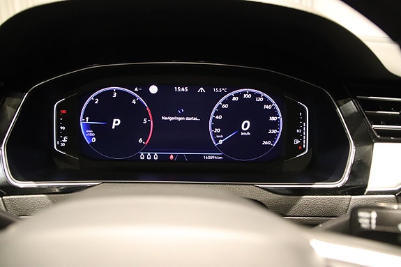 Volkswagen Passat 10 of 16