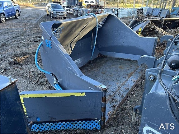 Klaffskopa 3700 L, Stora BM (115,000:- ex moms)