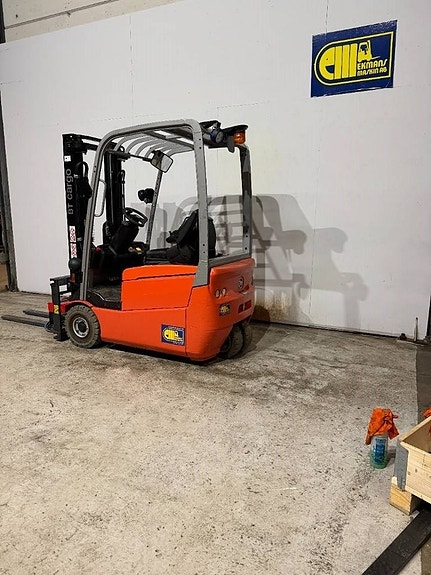 Cesab truck C3E 160 2 of 2