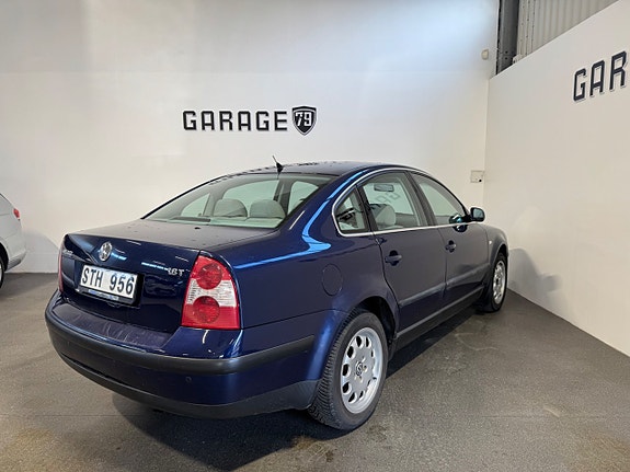 Volkswagen Passat 8 of 17