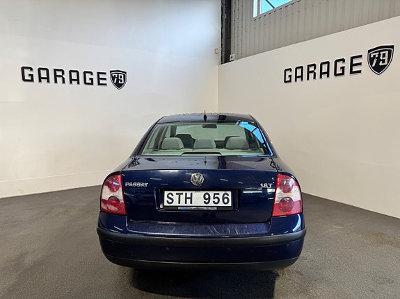 Volkswagen Passat 7 of 17