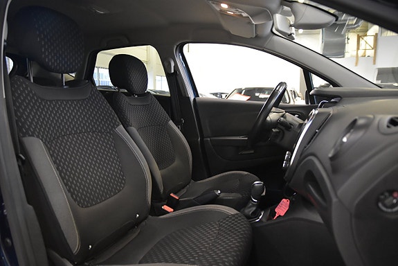 Renault Captur 10 of 16