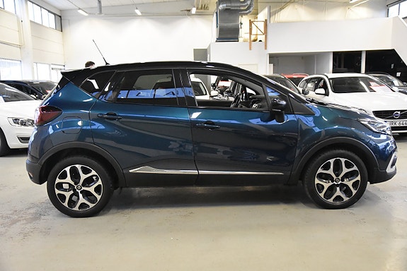 Renault Captur 3 of 5