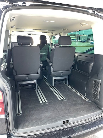 Volkswagen Multivan 16 of 21