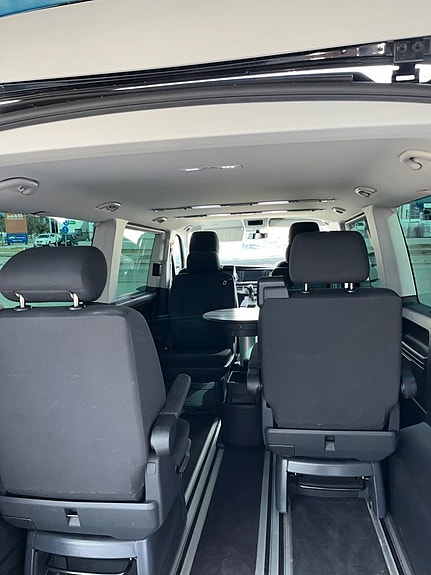 Volkswagen Multivan 17 of 21