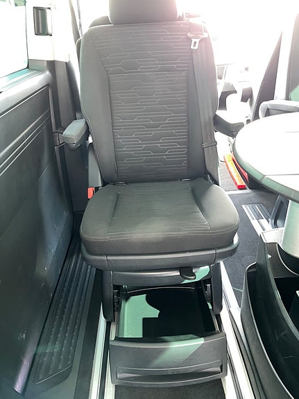 Volkswagen Multivan 20 of 21