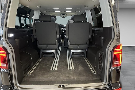 Volkswagen Multivan 11 of 21
