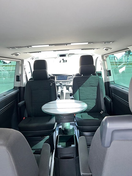 Volkswagen Multivan 15 of 21