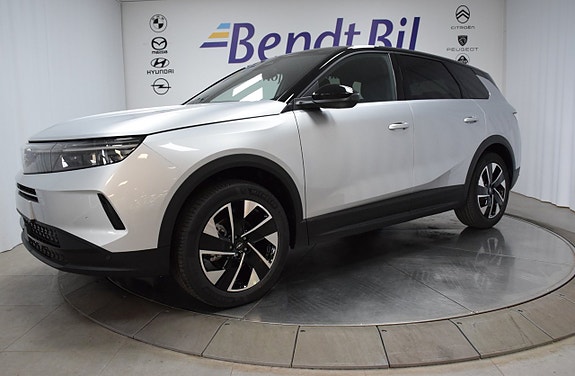 Opel Grandland 2 of 5