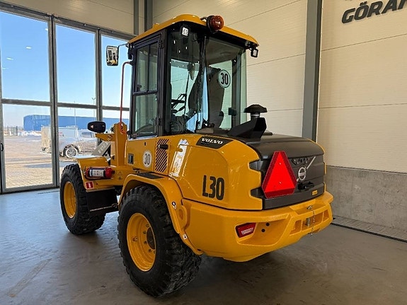 Volvo L30HS 2 of 5