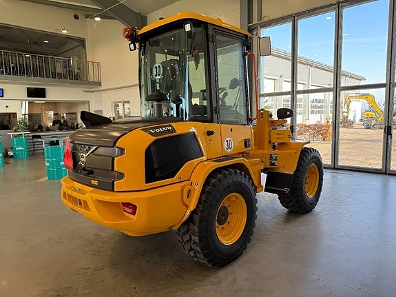 Volvo L30HS 3 of 5
