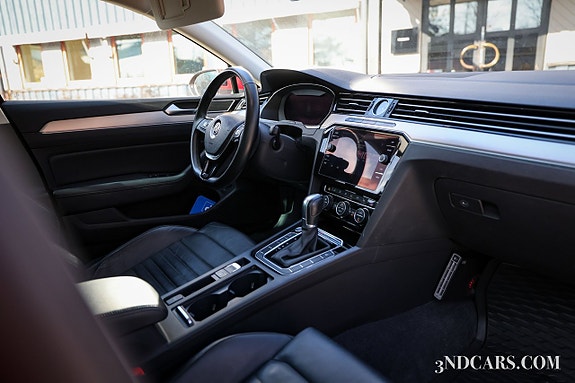 Volkswagen Passat 19 of 19