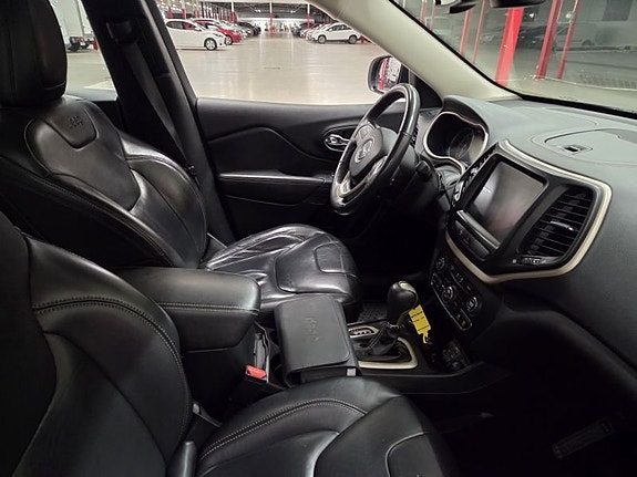 Jeep Cherokee 4 of 10