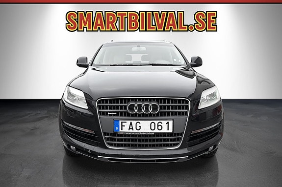 Audi Q7 2 of 5