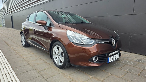 Renault Clio 12 of 16