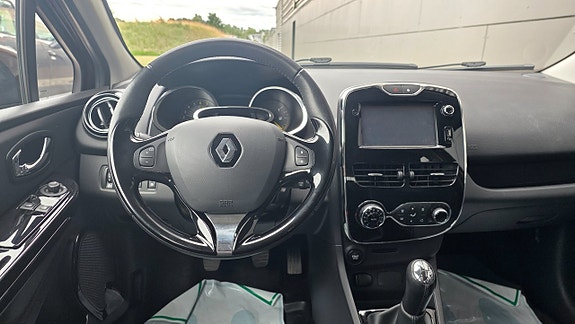 Renault Clio 8 of 16