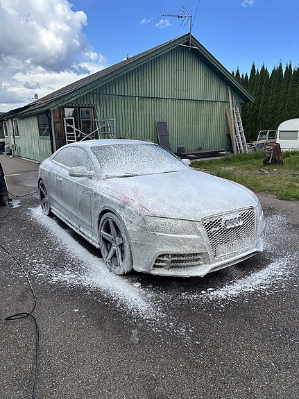 Audi RS5 4 of 5