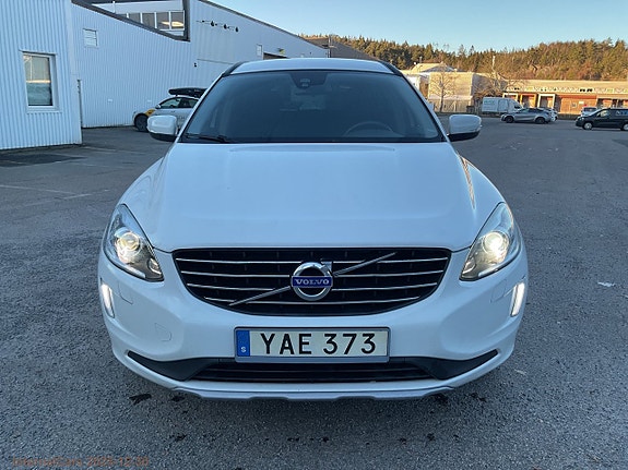 Volvo XC60 2 of 5