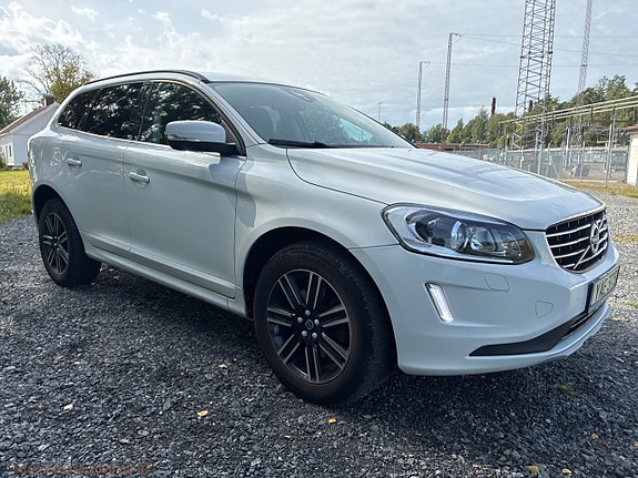 Volvo XC60 3 of 30