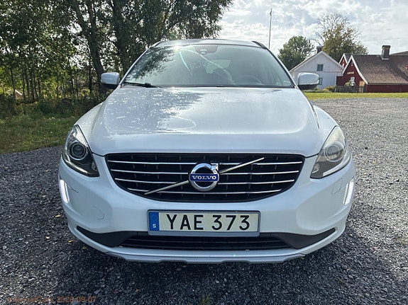 Volvo XC60 2 of 30