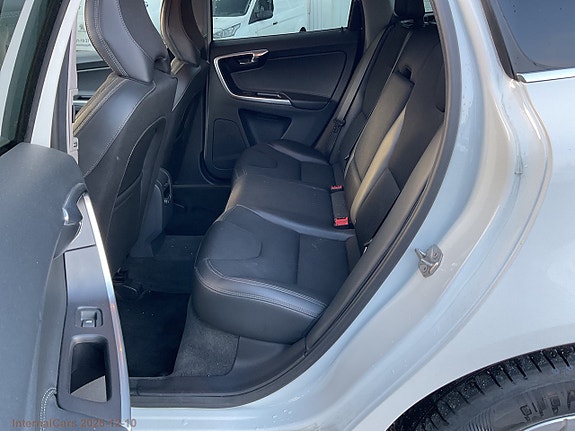 Volvo XC60 16 of 30