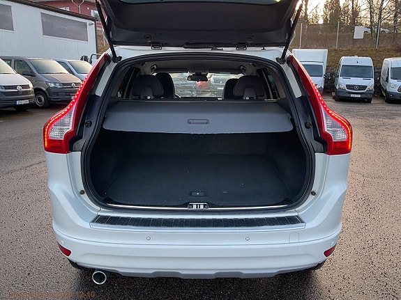 Volvo XC60 9 of 30