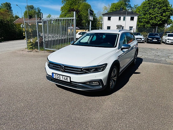 Volkswagen Passat 2 of 5