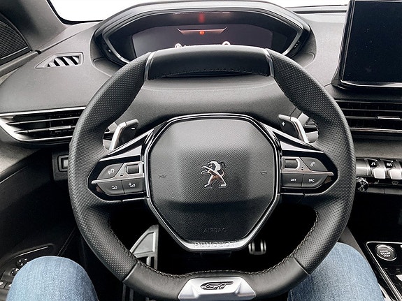 Peugeot 5008 8 of 16