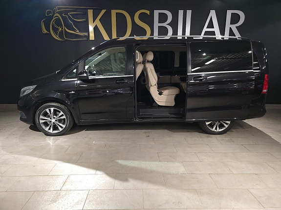 Mercedes-Benz V250 8 of 16
