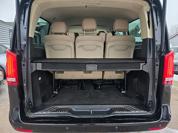 Mercedes-Benz V250 16 of 16