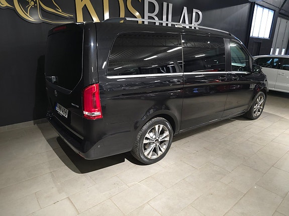 Mercedes-Benz V250 6 of 16
