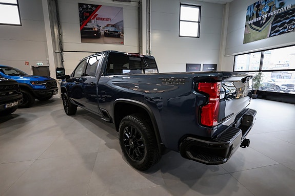 Chevrolet Silverado 2500 4 of 5