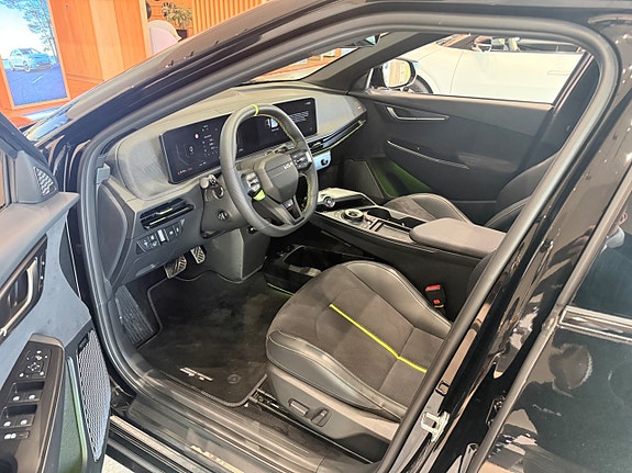 Kia EV6 4 of 5