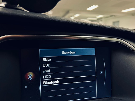 Volvo V40 Cross Country 26 of 26