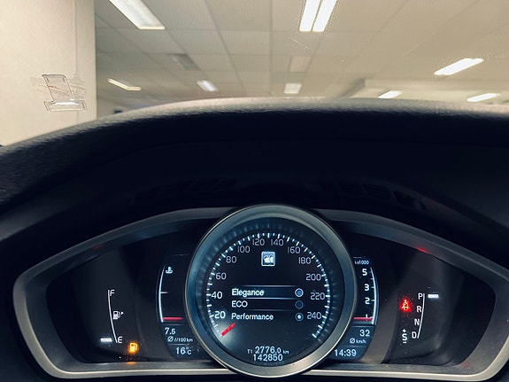Volvo V40 Cross Country 16 of 26