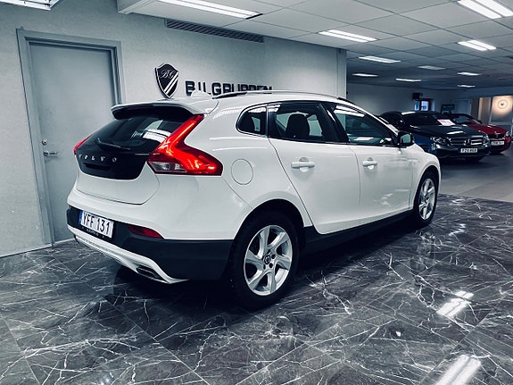 Volvo V40 Cross Country 4 of 5
