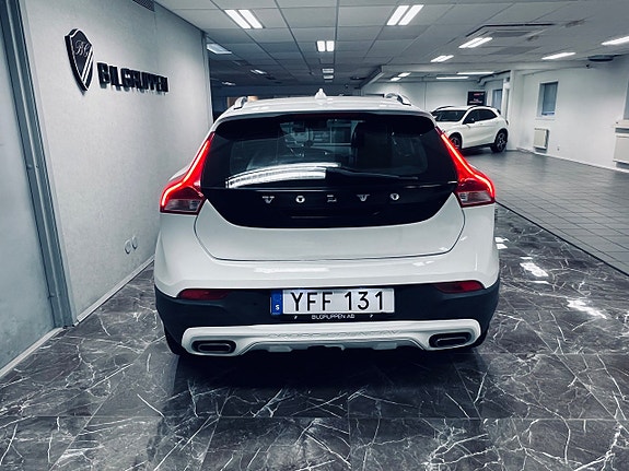 Volvo V40 Cross Country 5 of 5
